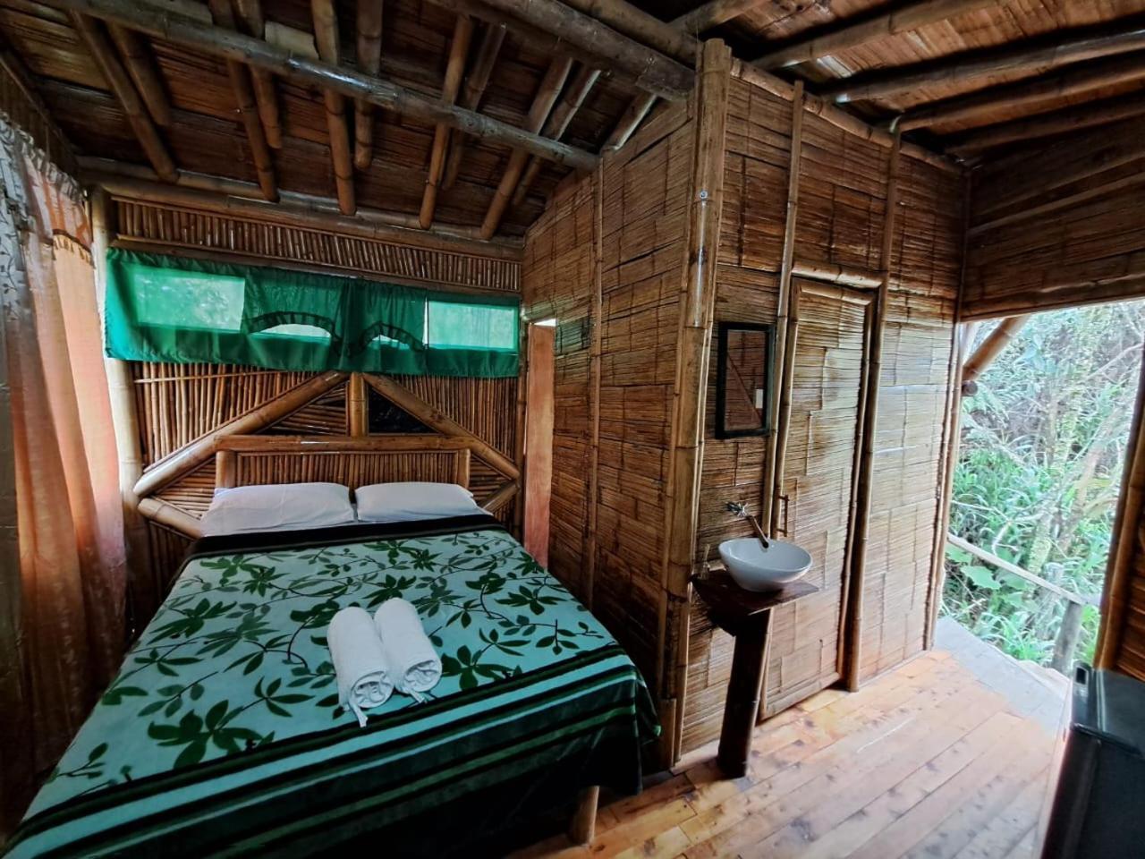 Hotel Guatape Adrianas Bambu Exteriör bild