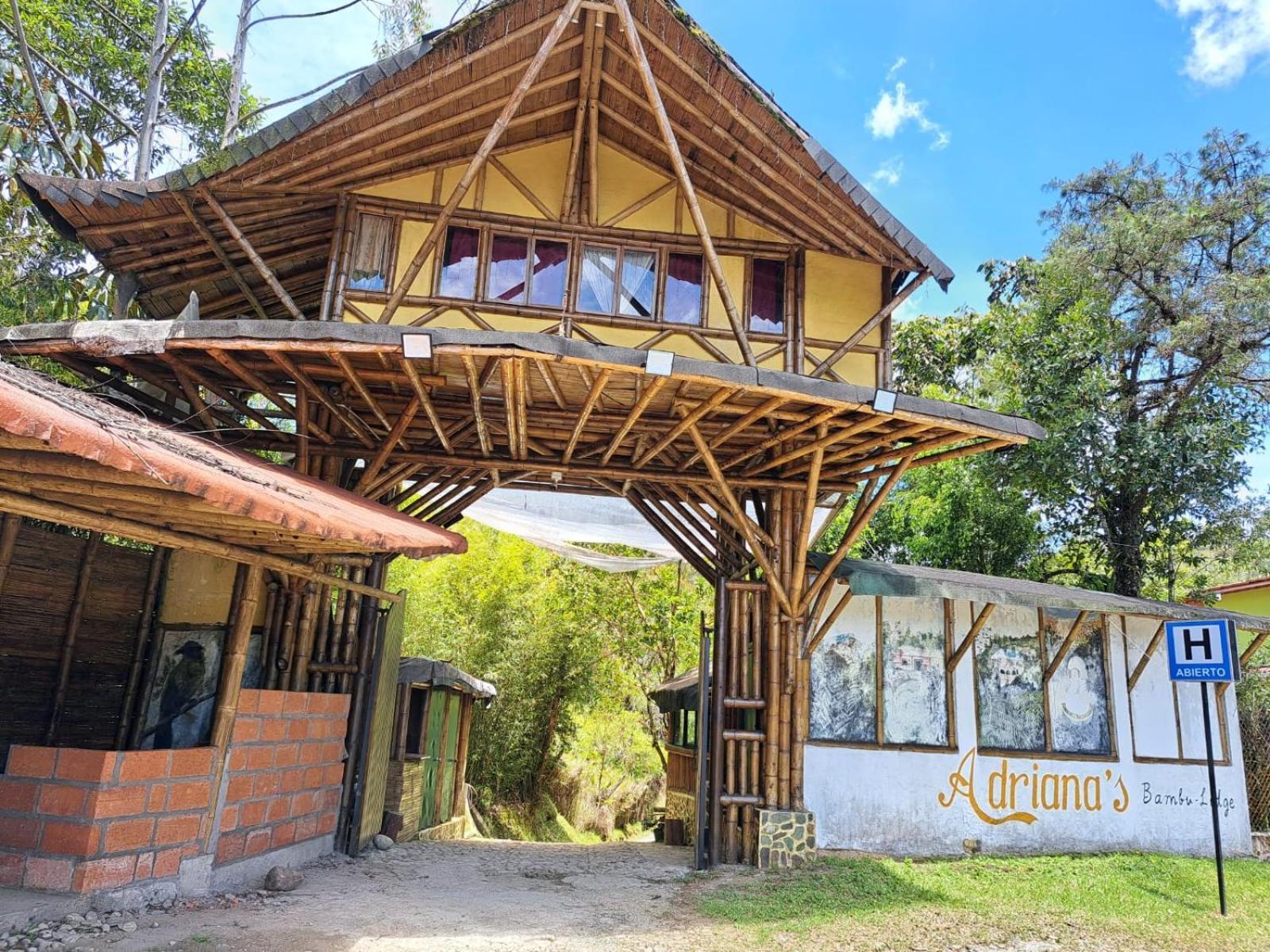 Hotel Guatape Adrianas Bambu Exteriör bild